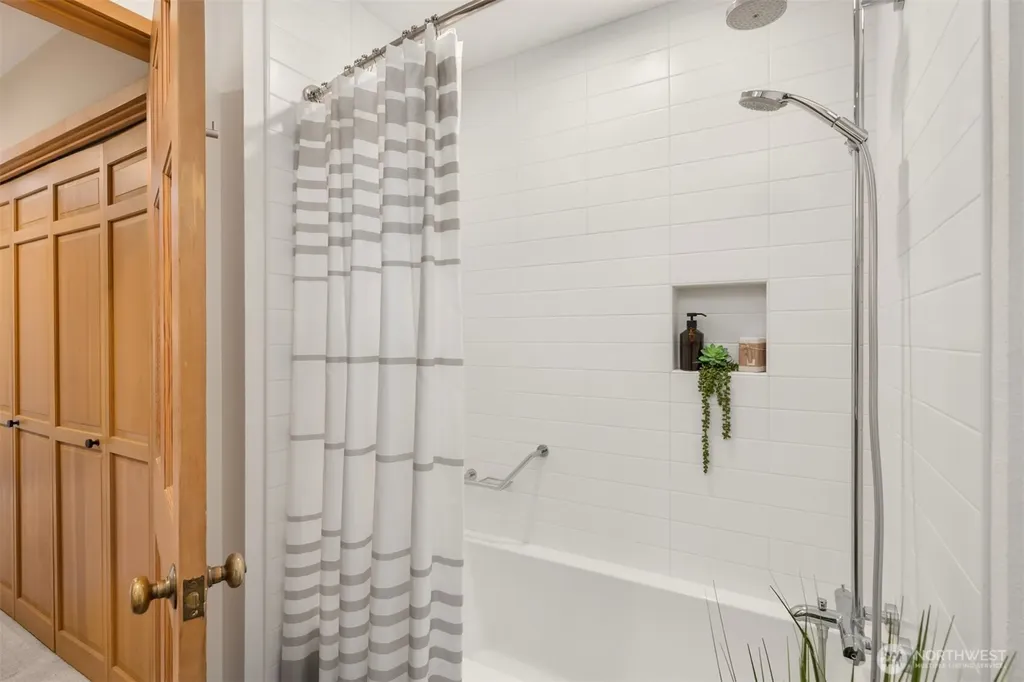 8151 NE Hidden Cove Road Bainbridge Island WA 98110