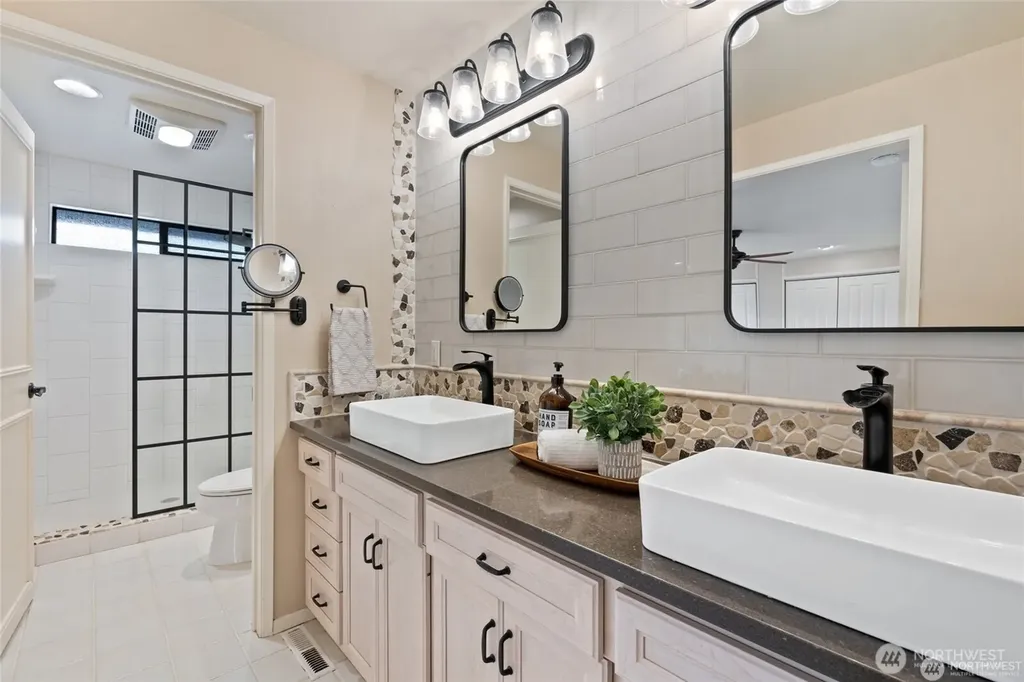 2368 Soundview Drive Langley WA 98260