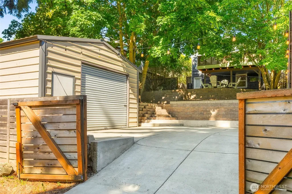 10025 Ashworth Avenue N Seattle WA 98133