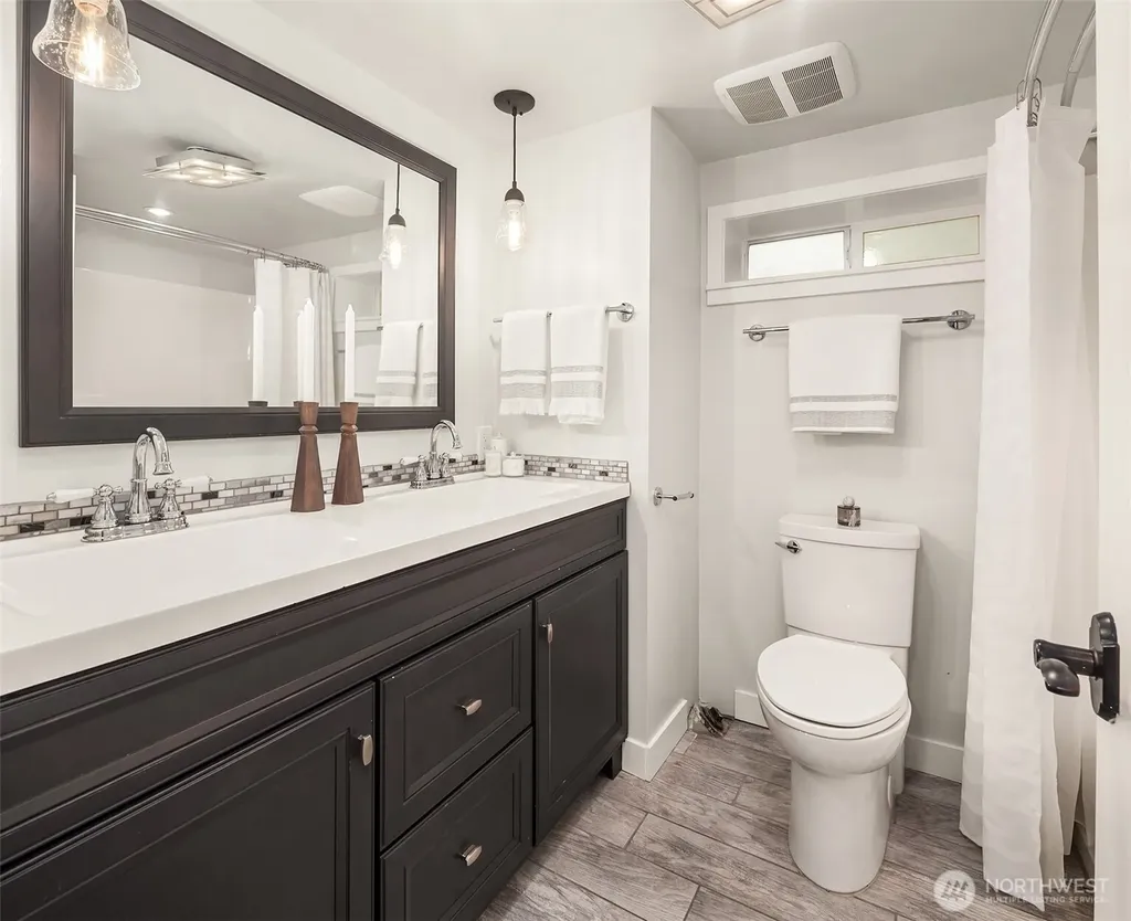 10025 Ashworth Avenue N Seattle WA 98133