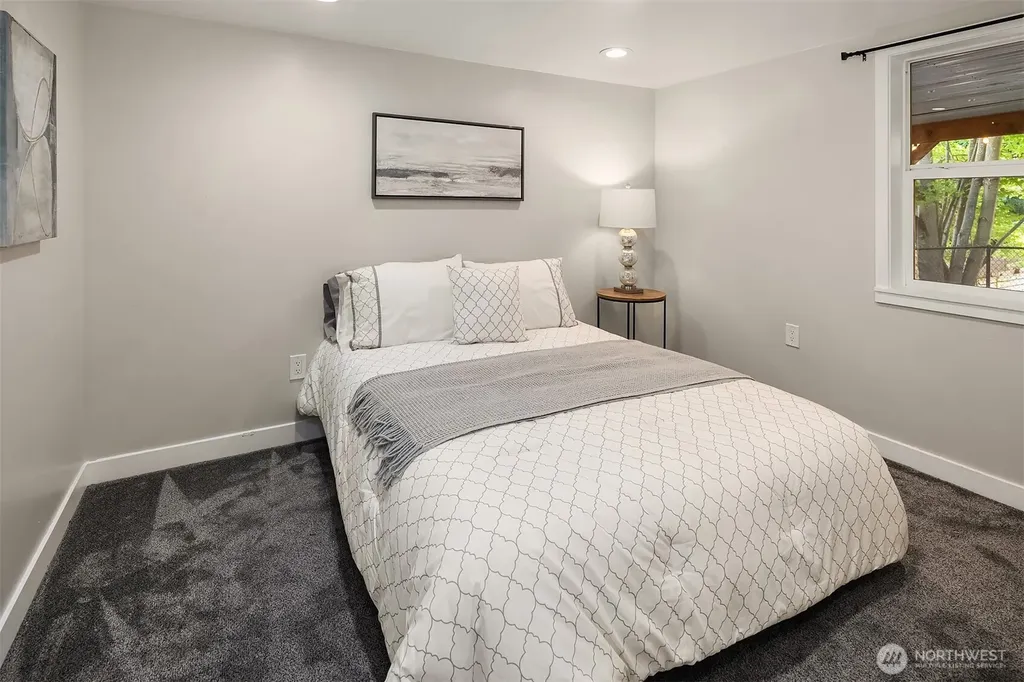 10025 Ashworth Avenue N Seattle WA 98133