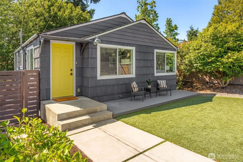 10025 Ashworth Avenue N Seattle WA 98133