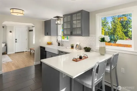 10025 Ashworth Avenue N Seattle WA 98133