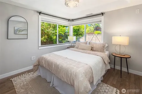 10025 Ashworth Avenue N Seattle WA 98133