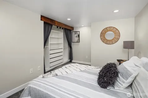 10025 Ashworth Avenue N Seattle WA 98133