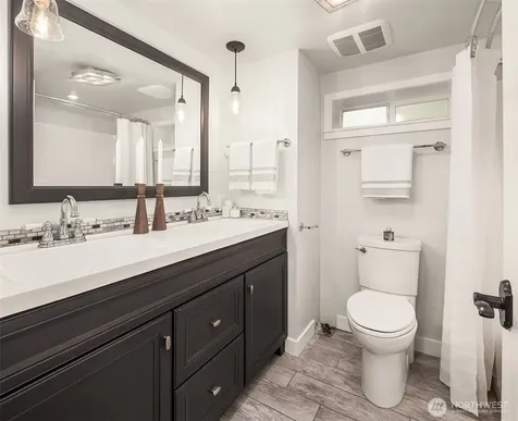 10025 Ashworth Avenue N Seattle WA 98133