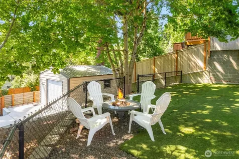 10025 Ashworth Avenue N Seattle WA 98133