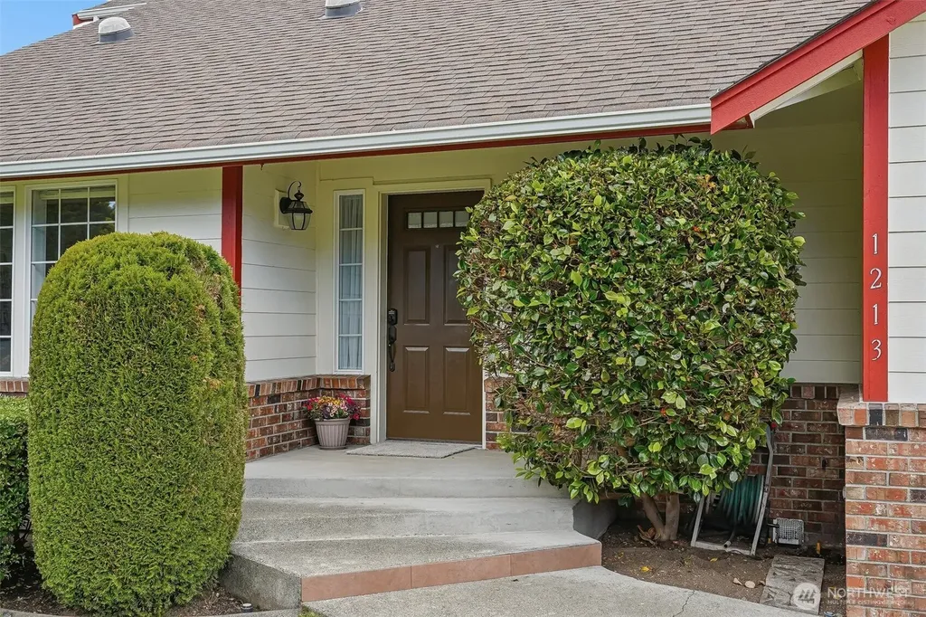 1213 N Frace Street Tacoma WA 98406