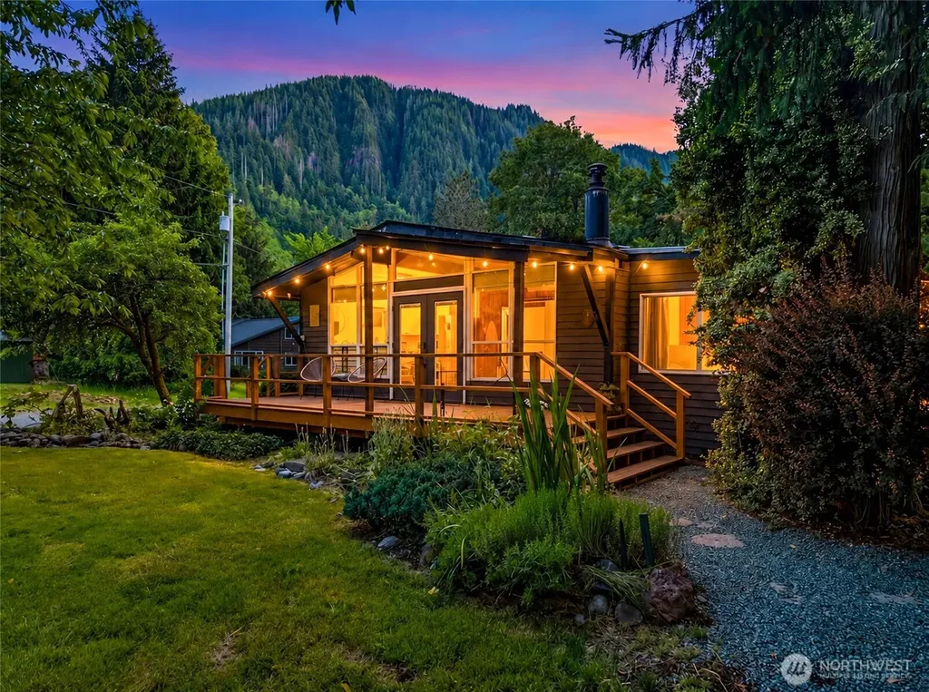 19405 636th Avenue NE Baring WA 98224