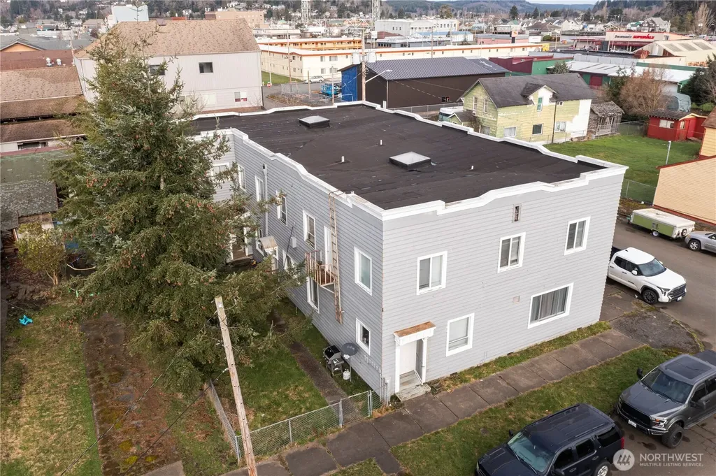 1020 J Street Hoquiam WA 98550