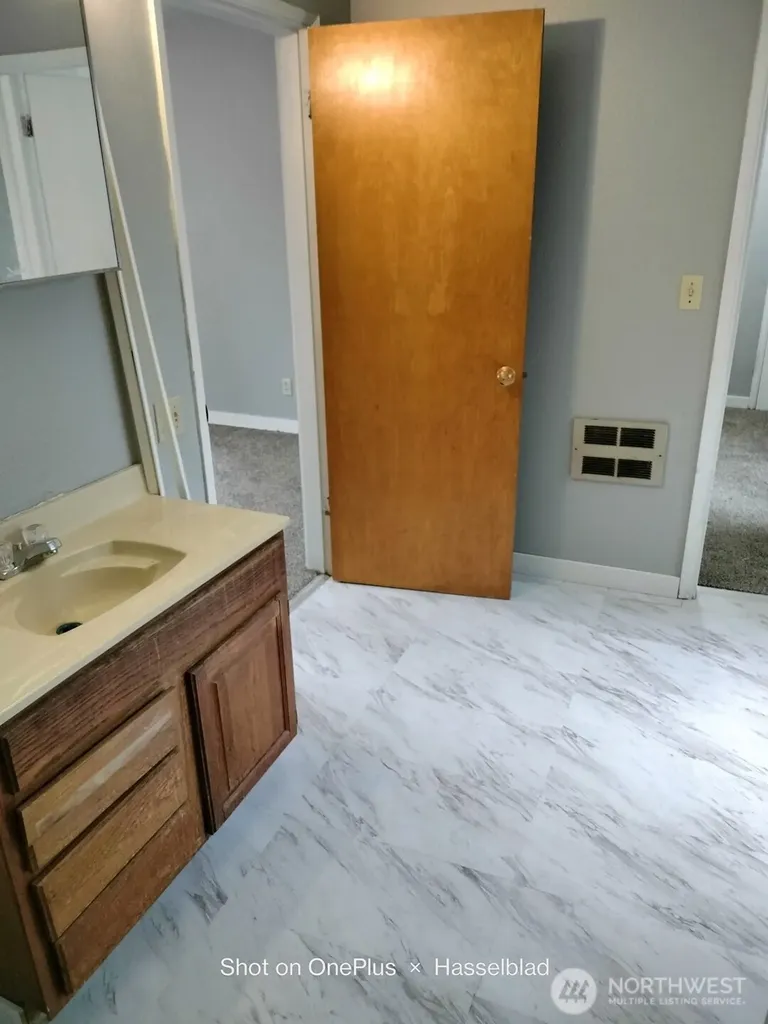 1020 J Street Hoquiam WA 98550