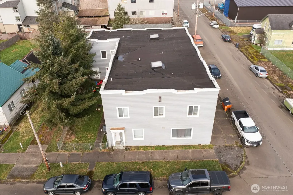 1020 J Street Hoquiam WA 98550