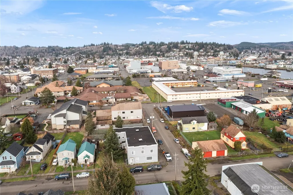 1020 J Street Hoquiam WA 98550