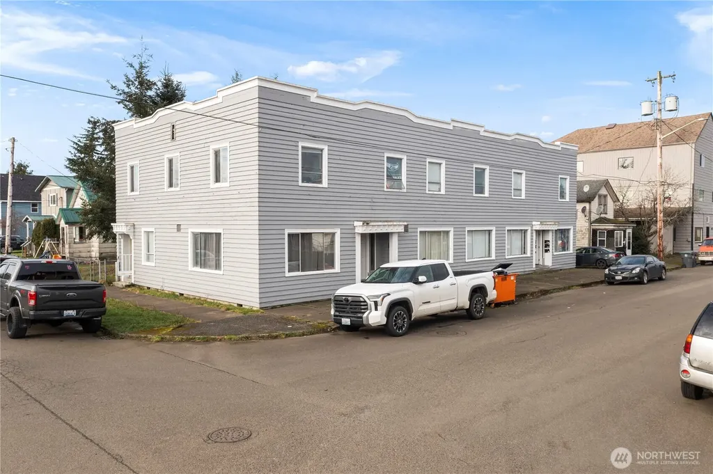 1020 J Street Hoquiam WA 98550