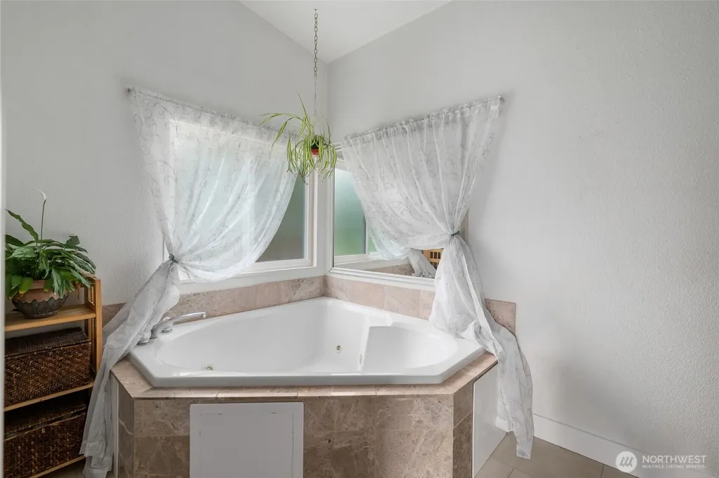 1030 Timber Lane Freeland WA 98249