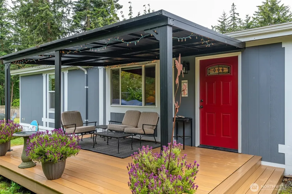 1030 Timber Lane Freeland WA 98249