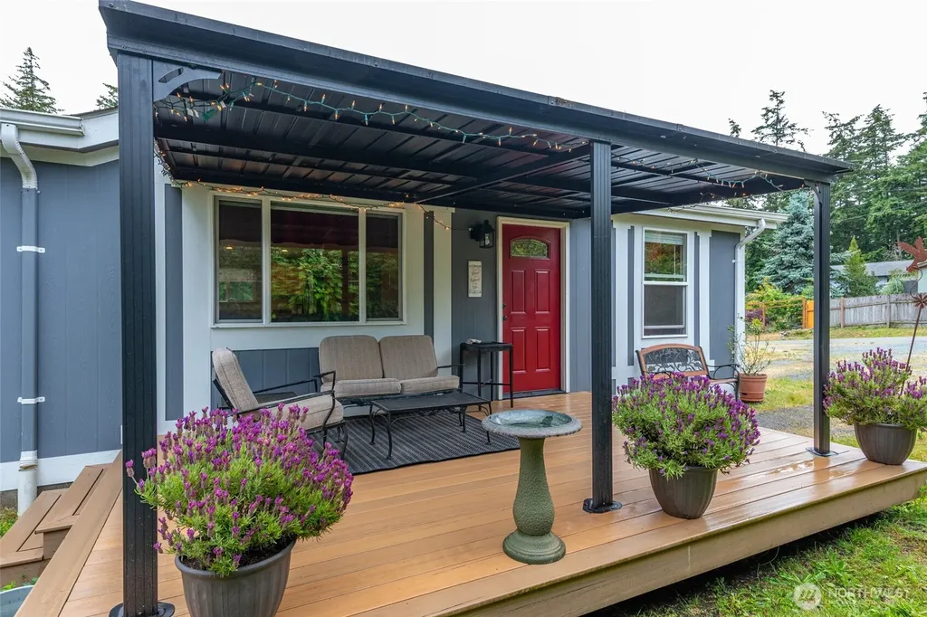 1030 Timber Lane Freeland WA 98249