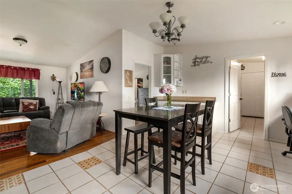 1030 Timber Lane Freeland WA 98249