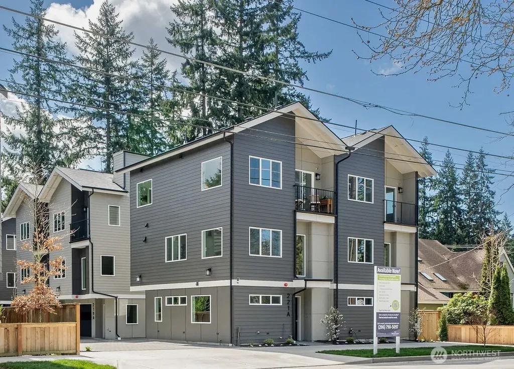 221 NE 185th Street Shoreline WA 98155