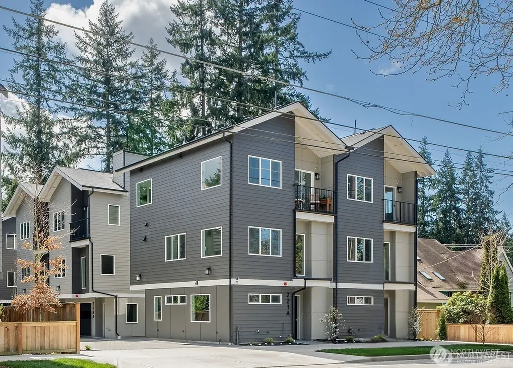 221 NE 185th Street Shoreline WA 98155