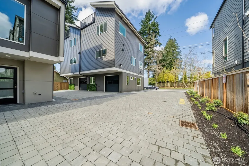 221 NE 185th Street Shoreline WA 98155