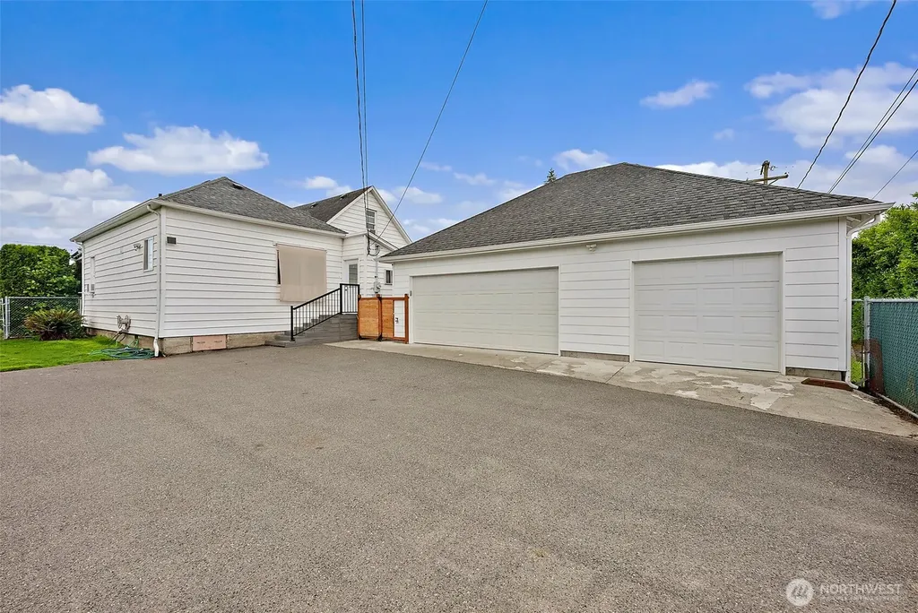 7640 Yakima Avenue Tacoma WA 98408