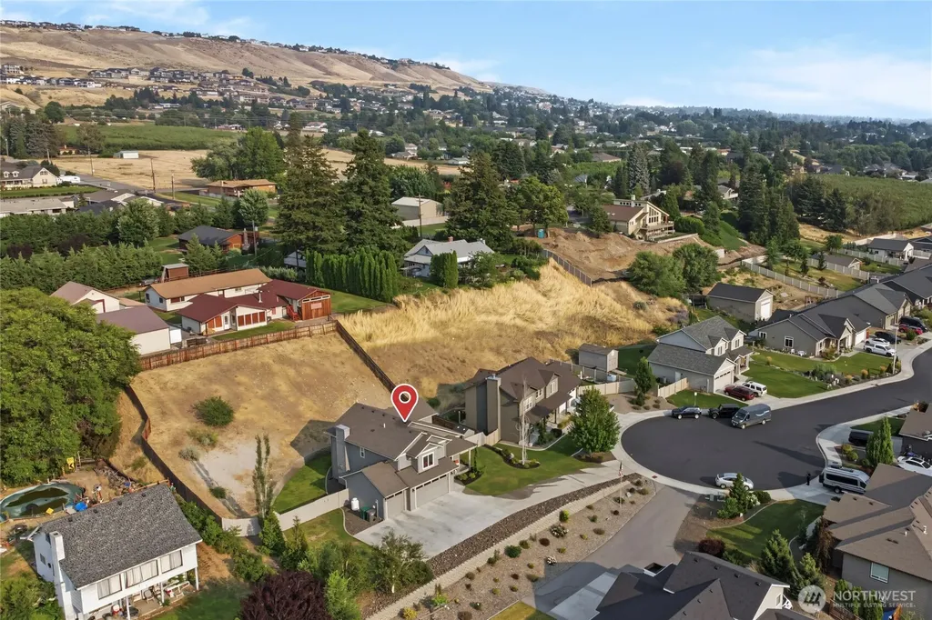 3143 NW Delcon Court East Wenatchee WA 98802