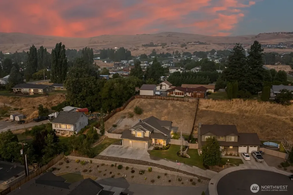 3143 NW Delcon Court East Wenatchee WA 98802