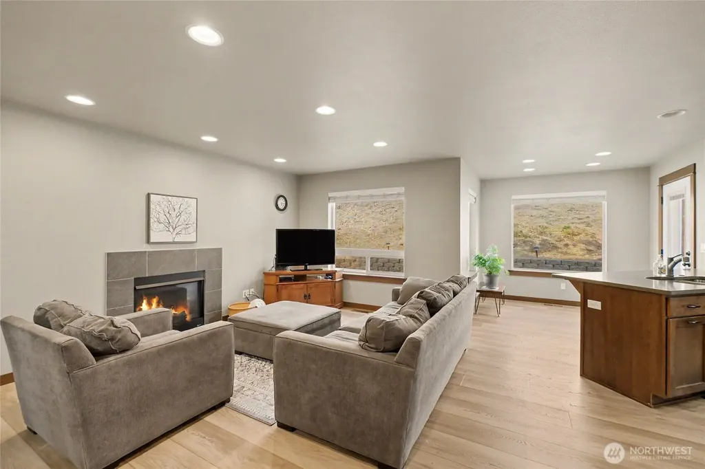 3143 NW Delcon Court East Wenatchee WA 98802