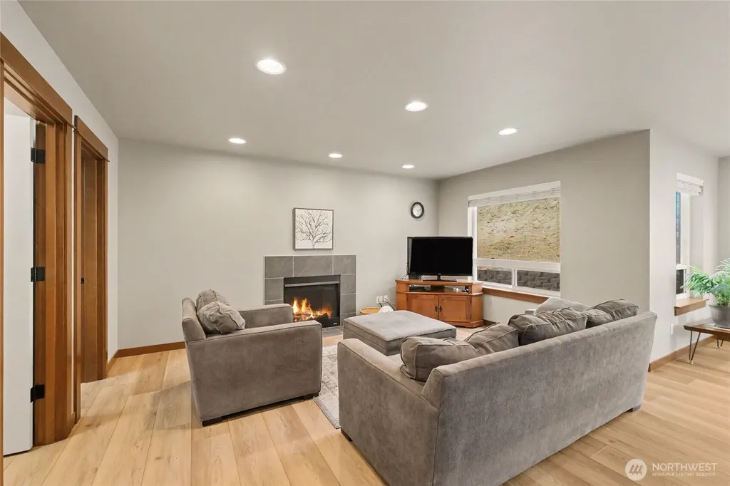 3143 NW Delcon Court East Wenatchee WA 98802