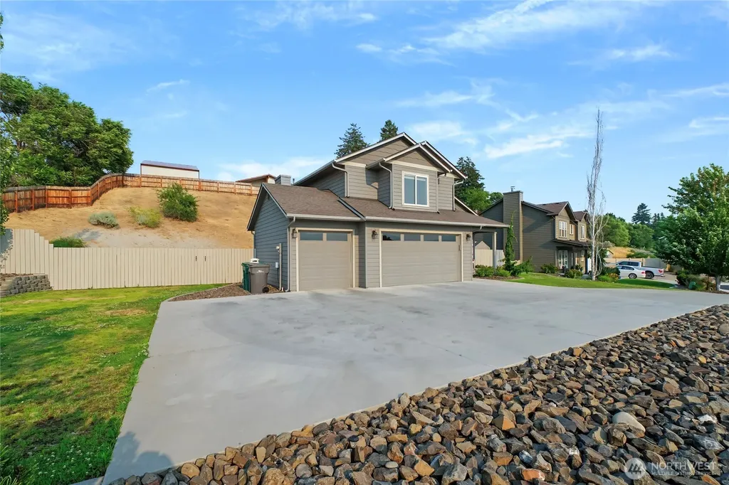 3143 NW Delcon Court East Wenatchee WA 98802
