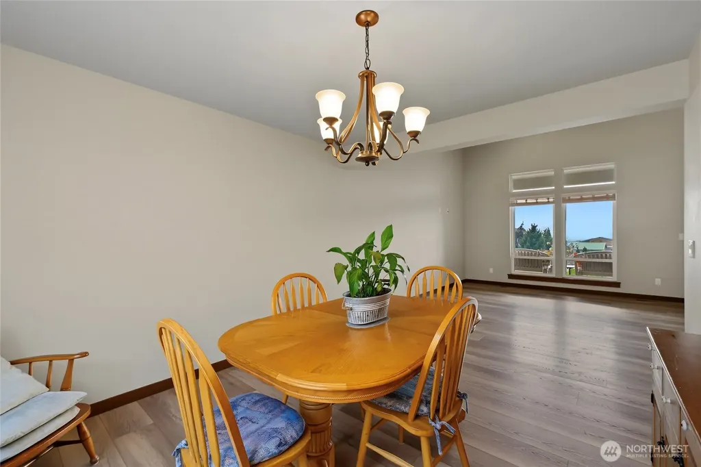 3143 NW Delcon Court East Wenatchee WA 98802