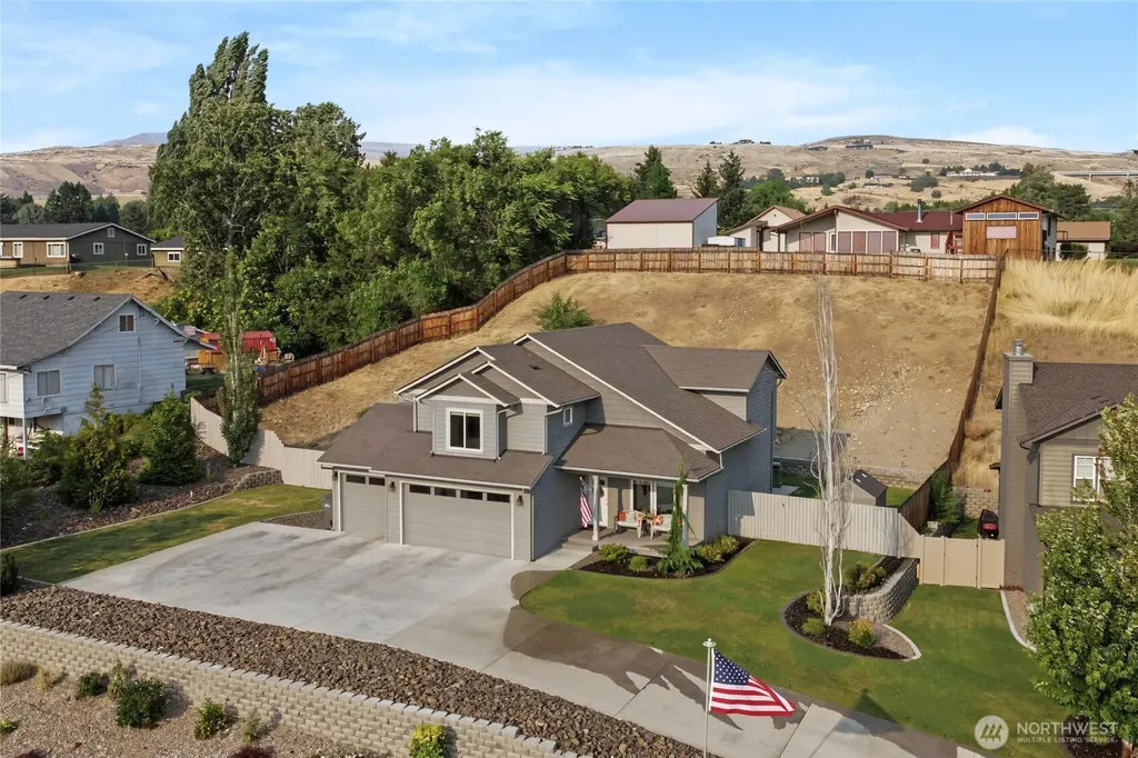 3143 NW Delcon Court East Wenatchee WA 98802