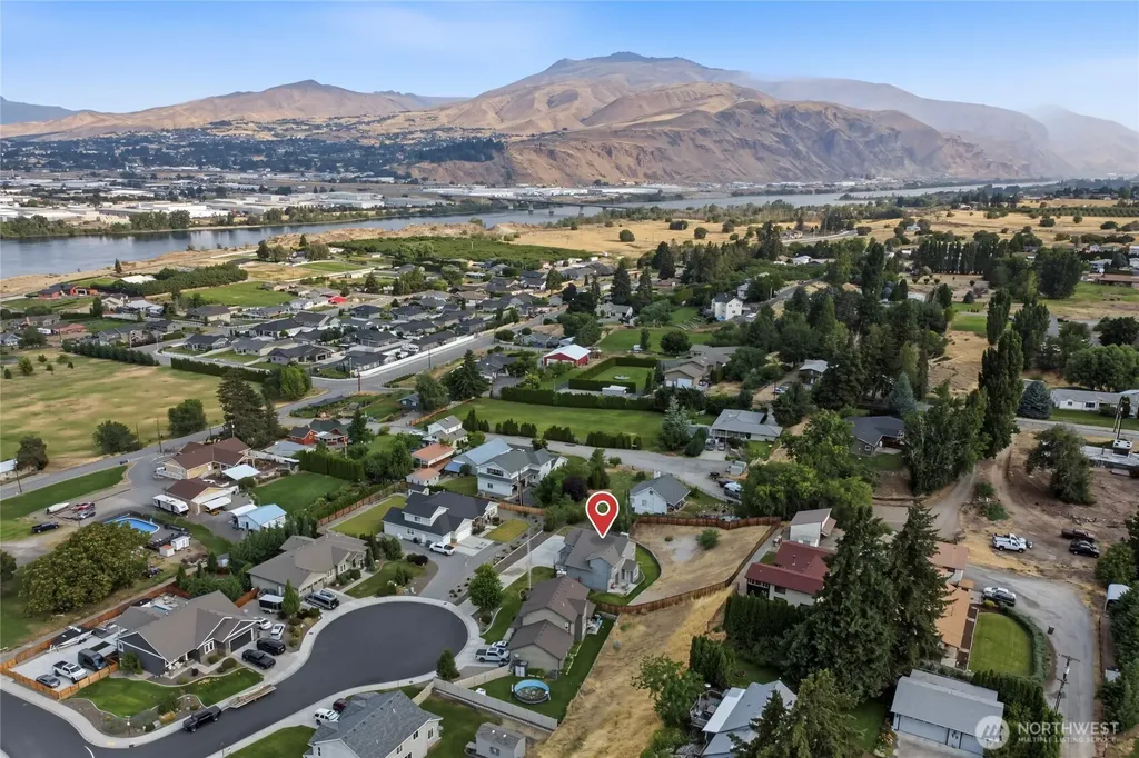 3143 NW Delcon Court East Wenatchee WA 98802