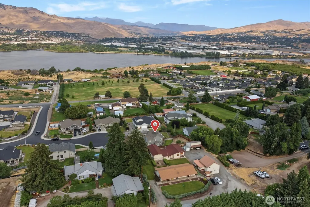 3143 NW Delcon Court East Wenatchee WA 98802