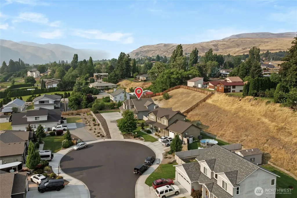 3143 NW Delcon Court East Wenatchee WA 98802