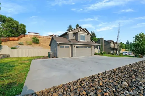 3143 NW Delcon Court East Wenatchee WA 98802