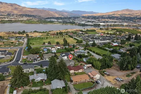 3143 NW Delcon Court East Wenatchee WA 98802
