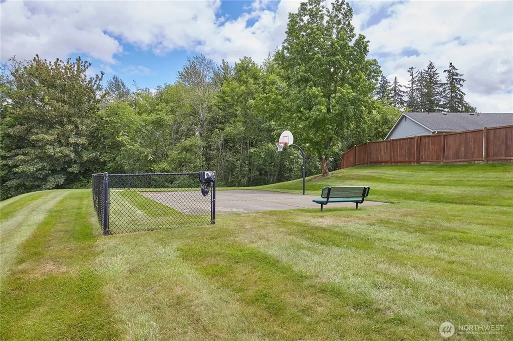 6804 E 132nd Street Court Puyallup WA 98373