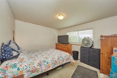 6804 E 132nd Street Court Puyallup WA 98373