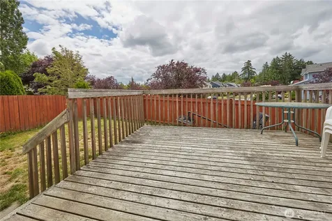 6804 E 132nd Street Court Puyallup WA 98373