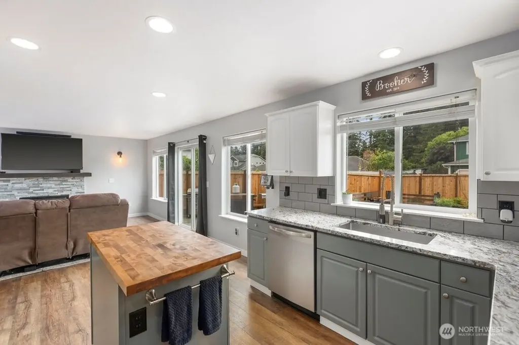 18811 46th Avenue NE Arlington WA 98223