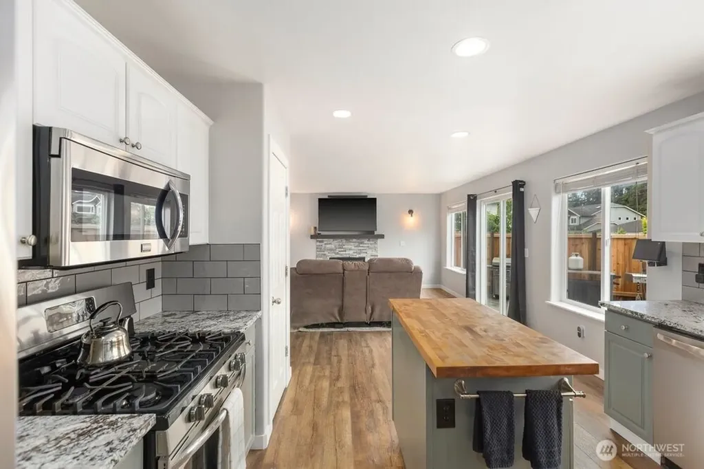 18811 46th Avenue NE Arlington WA 98223