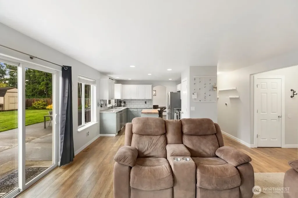 18811 46th Avenue NE Arlington WA 98223