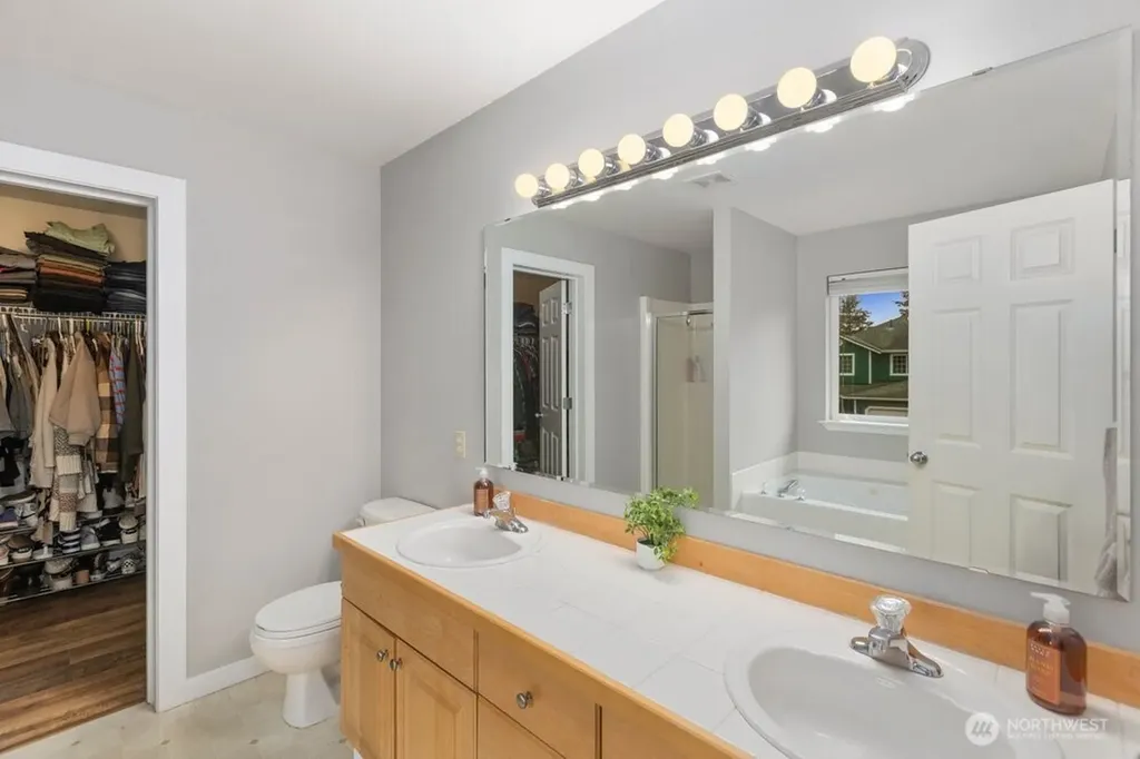 18811 46th Avenue NE Arlington WA 98223