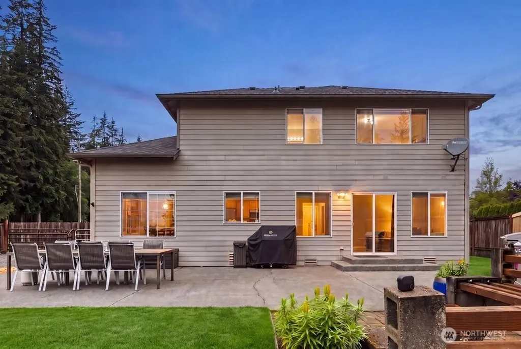 18811 46th Avenue NE Arlington WA 98223