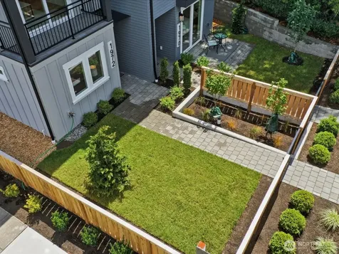 1972 25th Avenue E Seattle WA 98112