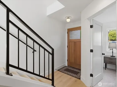 1972 25th Avenue E Seattle WA 98112