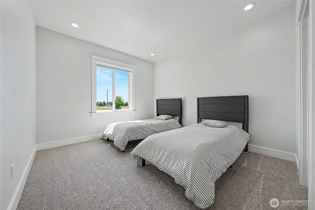 7379 Lake Vista Dr NE Moses Lake WA 98837