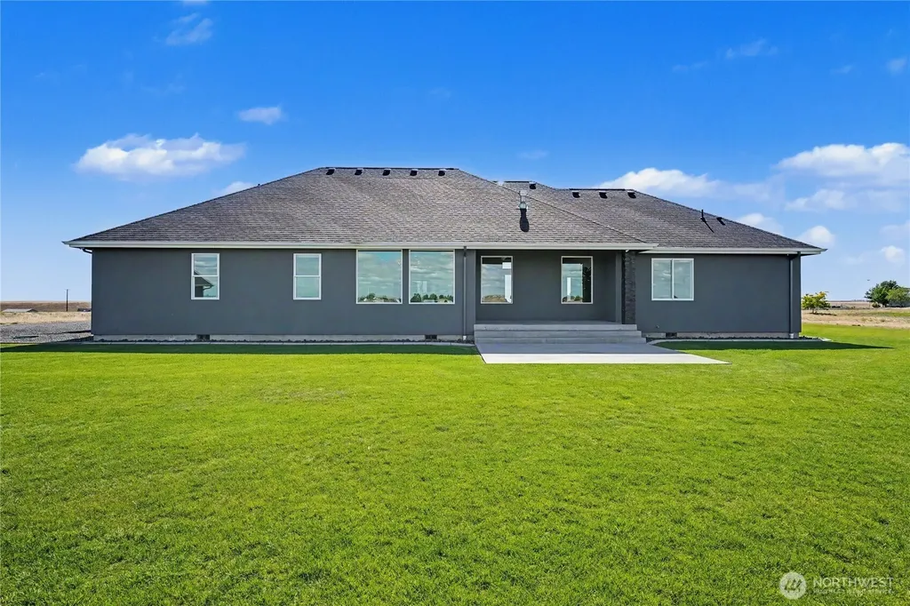 7379 Lake Vista Dr NE Moses Lake WA 98837